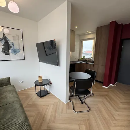 Apartman Teatralna 17 *